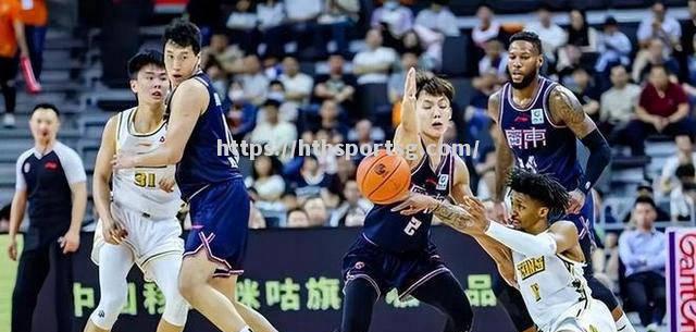 广东宏远逆袭山西队，继续在CBA排行榜上保持领先地位_